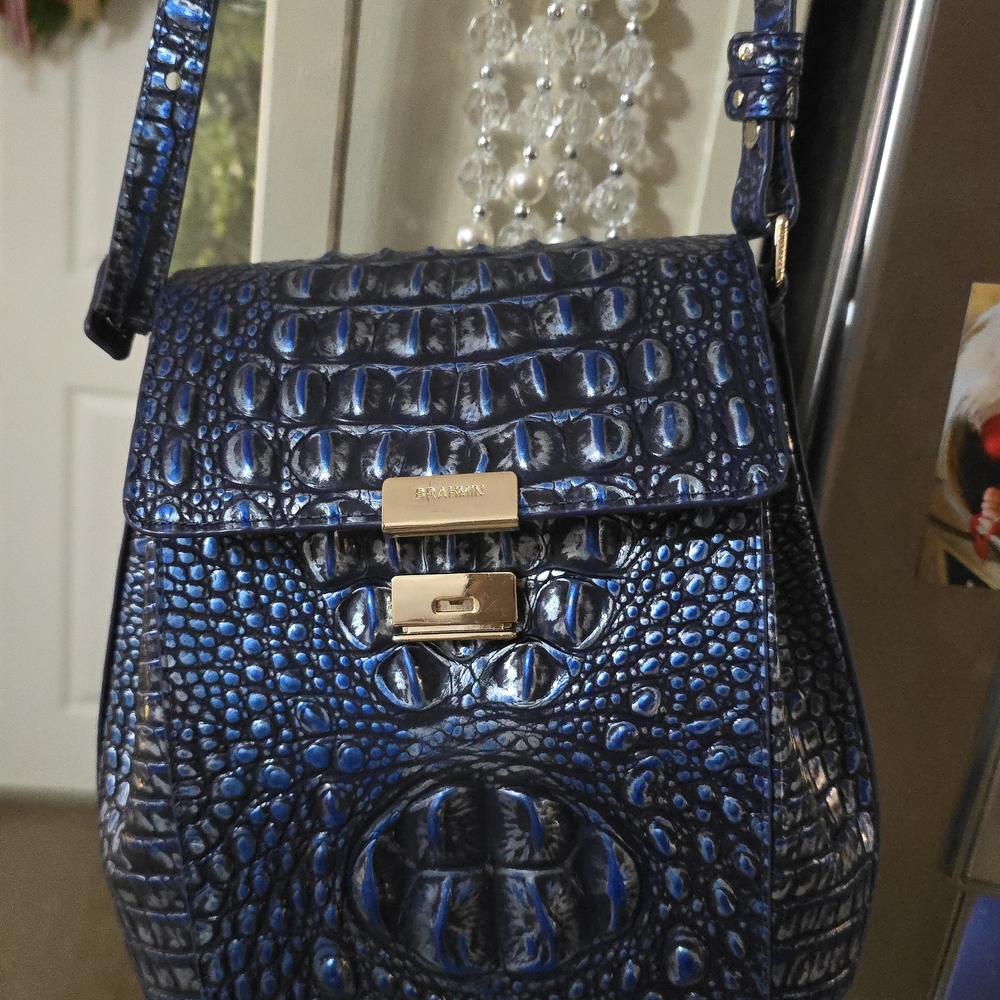 Elegant Blue Croc-Embossed Shoulder Bag. Brahmin. Great Condition - Picture 2 of 4